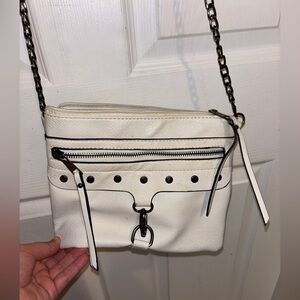 🤍 White Crossbody Crossbody Bag with Gunmetal Hardware 🤍